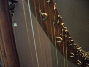 old hook harp closeup